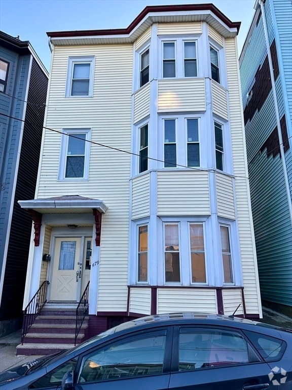 Building Photo - 479 Sumner St Unit 1 Rental