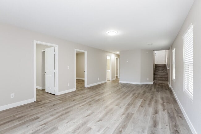 Photo - 6578 Holly River St