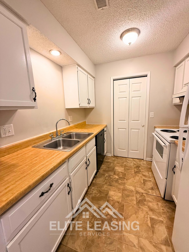 3407 SW Burnett Rd Unit B