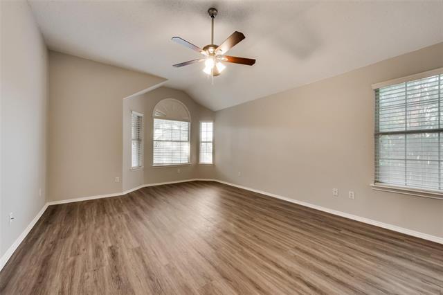 Photo - 806 Ashley Ln
