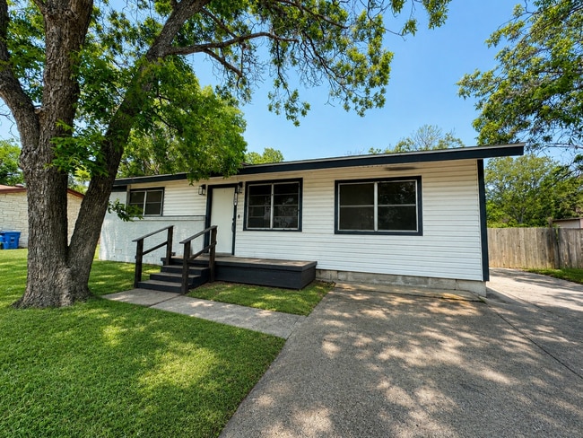 Building Photo - 3-Bedroom House for Rent in Copperas Cove