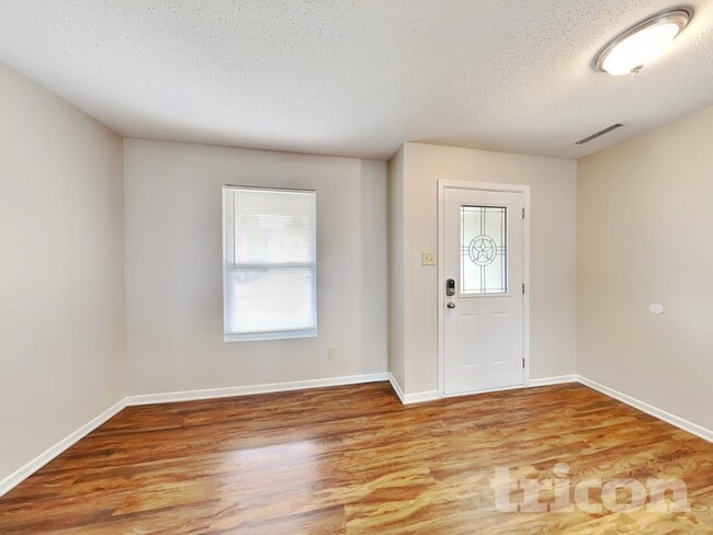 Photo - 10904 Firefly Ct