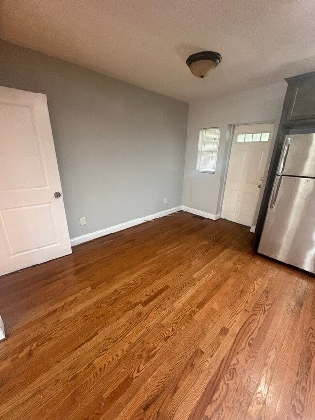 Photo - 2812 Oswego Ave