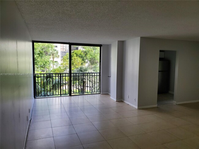 Photo - 17011 N Bay Rd Unit 306