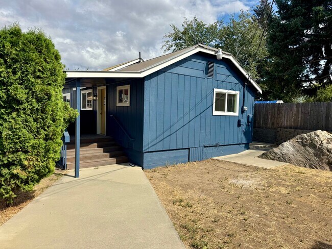 535 Methow St Unit 535.5 Methow St.
