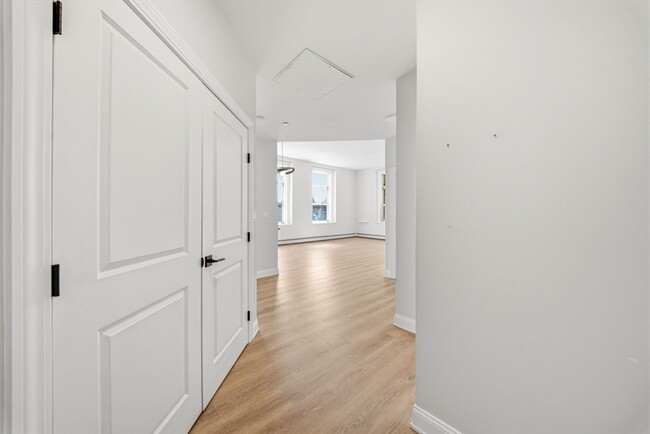 Photo - 145 Glenwood St Unidad 304