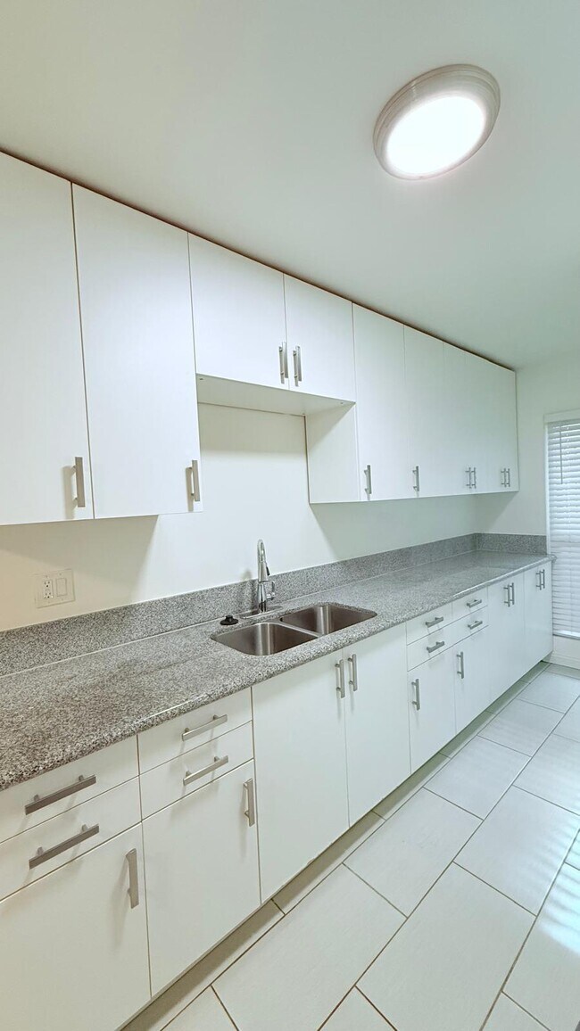 Photo - 2025 S. Bedford