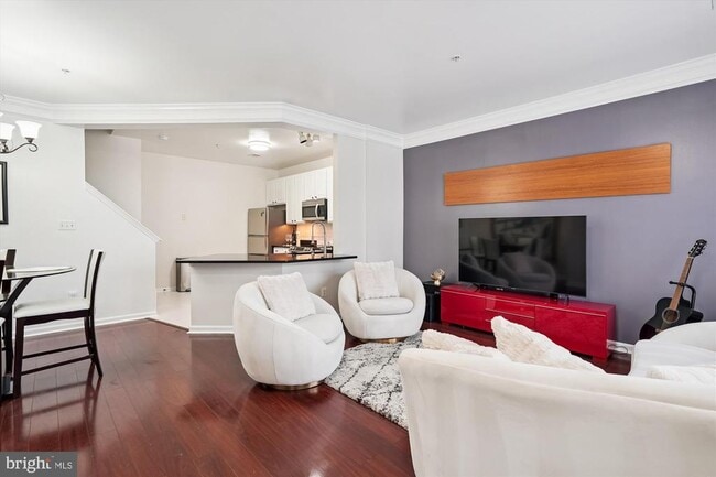 Photo - 7410 Langholm Way