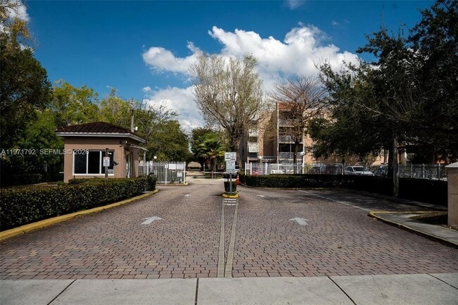 Photo - 8421 NW 8th St Unit 203