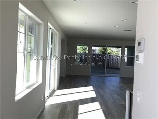 Photo - 3831 Comstock Pl