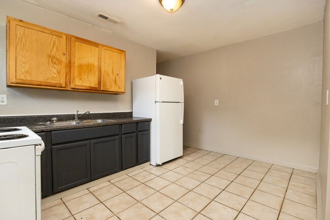 Photo - 852 Arlington Ave