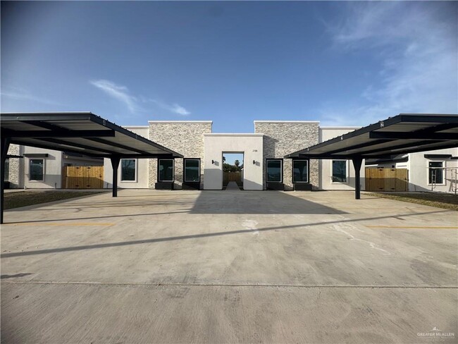 Building Photo - 2013 Dragonfly St Unit 1 Rental
