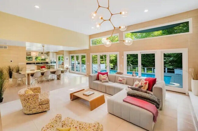 Photo - 206 Treescape Dr