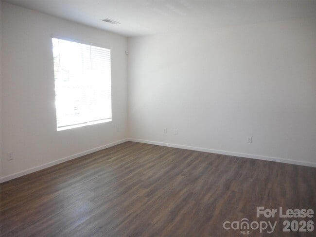 Photo - 1030 Beatty Wds Dr