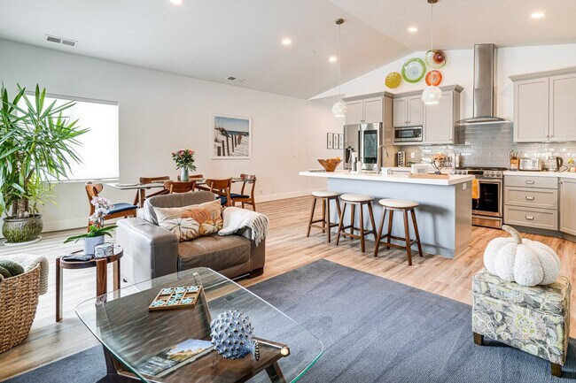 Photo - 578 Kelly Ave Unidad ID1305166P