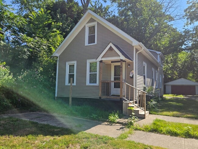 Building Photo - Spacious 4-Bedroom Cleveland Home with Updated Flooring & 2-Car Garage
