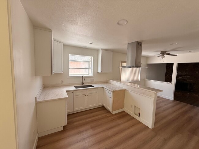 Kitchen - 1919 Voorhees Ave