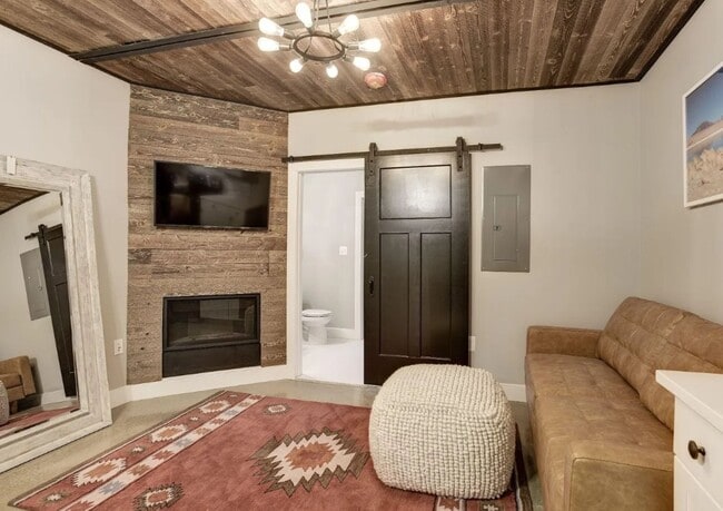 Photo - 12 W Montgomery St Unit 206