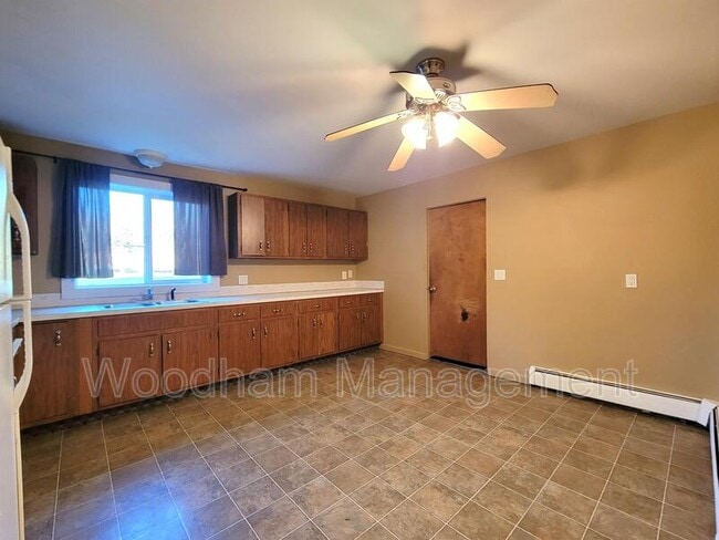 Building Photo - 511 N 16th Ave