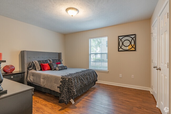 2BR, 2BA - 1,096SF - Second Bedroom