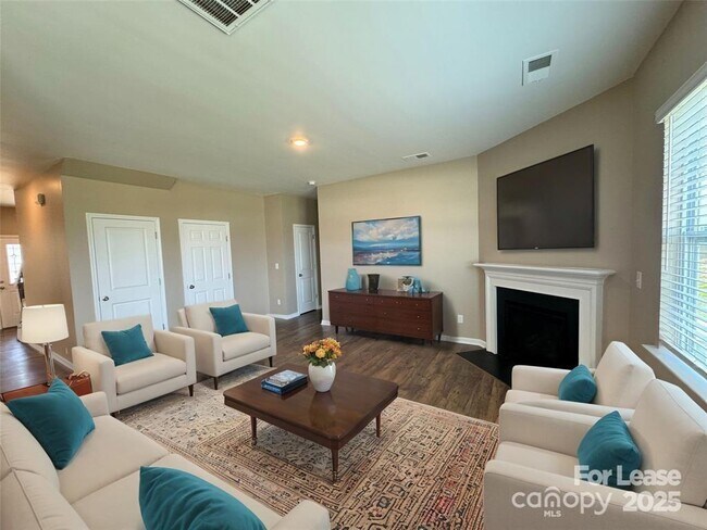 Photo - 159 Cherry Birch St