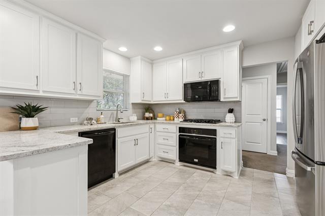 Photo - 9363 Angora St