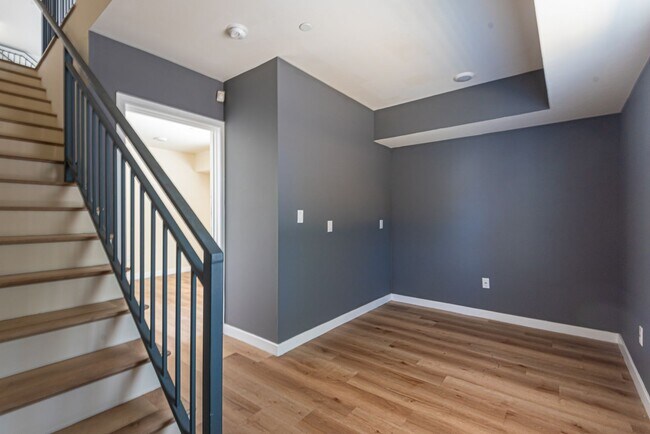 Photo - 16753-16755 1/2 Sherman Way Unit 16755 Sherman Way