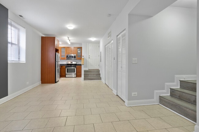 Photo - 7530 N Seeley Ave