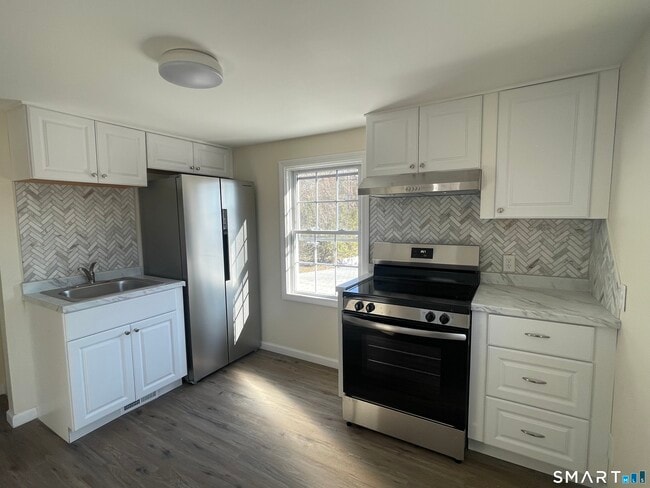 Photo - 266 Hebron Ave