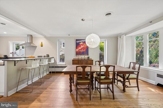 Building Photo - 35 Llanberris Rd