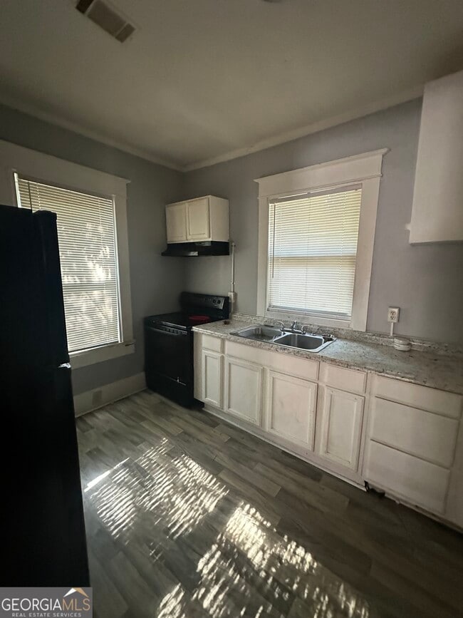 Photo - 1349 Holt Ave