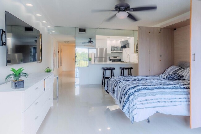 Photo - 3760 Inverrary Dr Unit 3M