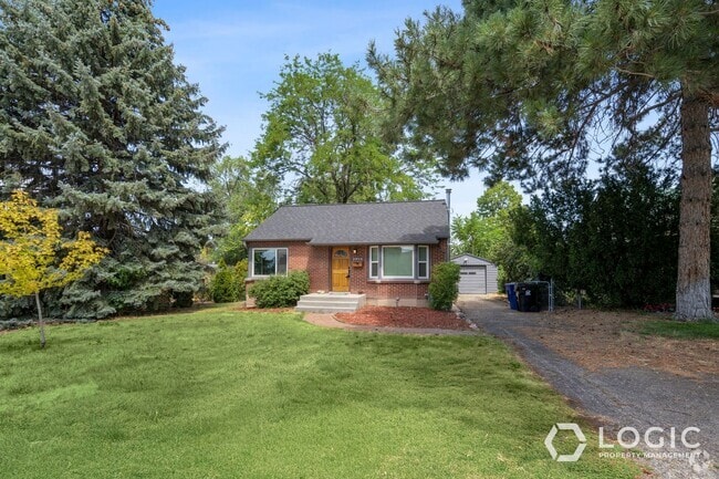 Building Photo - Must See Home In Sugarhouse!