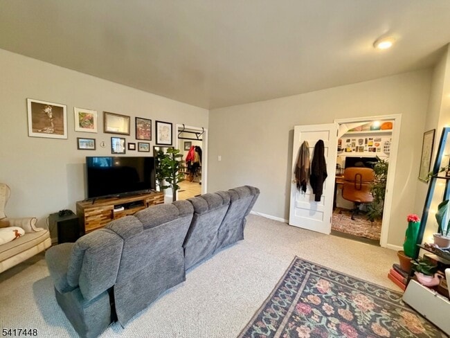 Photo - 33 Claremont Ave