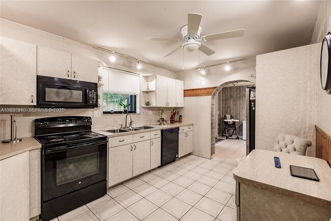 Photo - 10350 SW 167th St