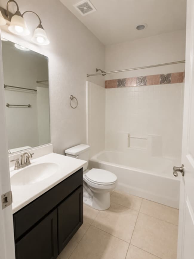 2836 W Pico Del Monte Cir