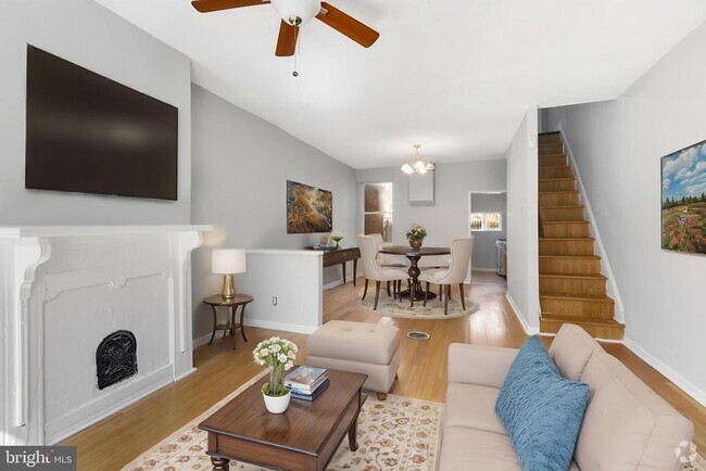 Building Photo - 2333 Greenwich St Rental