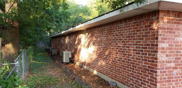 Photo - 605 NW Main