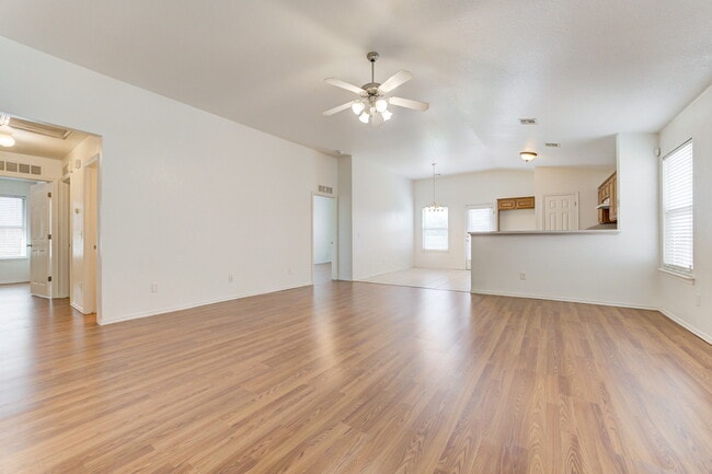 Photo - 2813 Edgemere Dr