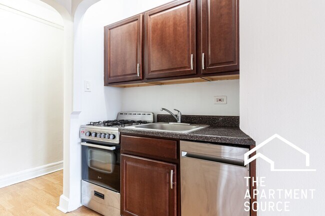 Photo - 948 W Cuyler Ave Unit 1W