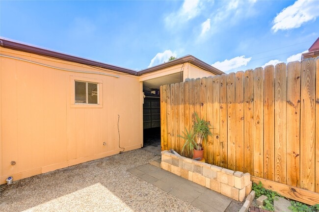 Photo - 9031 Sharpcrest St