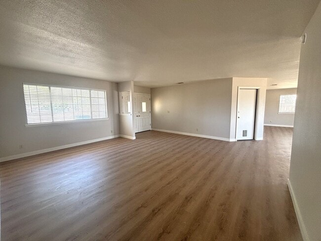 Photo - Beautiful House Available Now!!!
