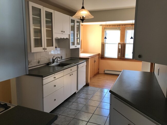 Building Photo - 95 Heath St Unit 1B