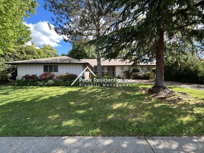 Building Photo - Wonderful 4bd/2ba Fair Oaks Home!