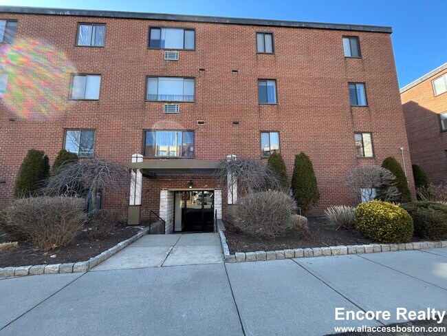 222 Babcock St Unit 2B