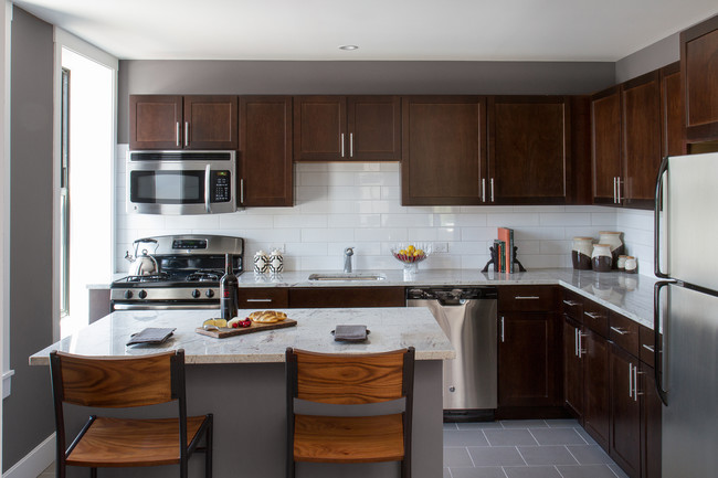 Kitchen - Shoreland Apartments