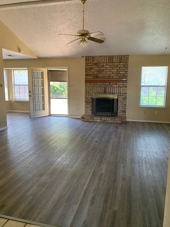 307 Eichelberger Dr