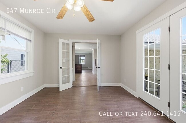 Photo - 547 Munroe Cir