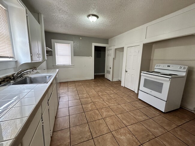 Photo - 2124 20th St