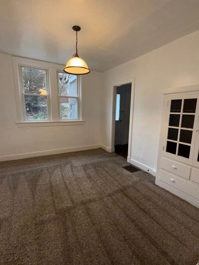 Photo - 105 Court St